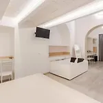 게스트하우스 Labicana 4*