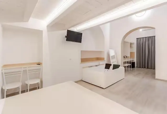 Pensión Labicana 4*